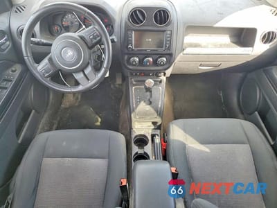 Zdjęcie 8 z 13 samochodu: 2013 JEEP COMPASS LATITUDE VIN:1C4NJDEBXDD196242 - miniatura