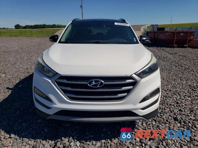 Piąte zdjęcie samochodu w środku: 2017 HYUNDAI TUCSON NIGHT VIN:KM8J3CA29HU518945 - miniatura