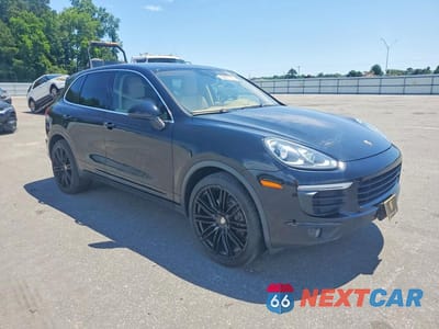 Czwarte zdjęcie samochodu z boku: 2016 PORSCHE CAYENNE VIN:WP1AA2A23GLA03575 - miniatura