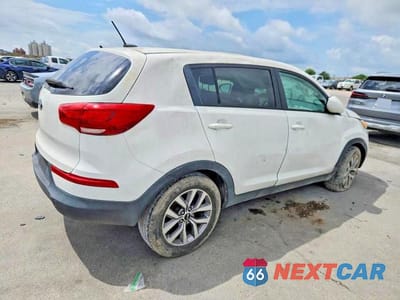 Trzecie zdjęcie samochodu z tyłu: 2016 KIA SPORTAGE LX VIN:KNDPB3AC7G7871983 - miniatura
