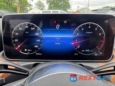 Zdjęcie 8 z 10 samochodu: 2022 MERCEDES-BENZ C 300 VIN:W1KAF4GB4NR042438 - miniatura