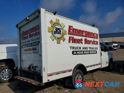 Trzecie zdjęcie samochodu z tyłu: 2021 CHEVROLET EXPRESS G3500 VIN:1GB0GRF72M1307307 - miniatura
