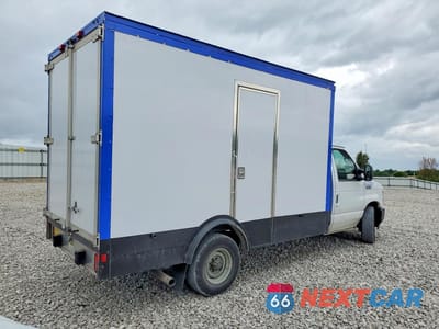 Trzecie zdjęcie samochodu z tyłu: 2023 FORD E350 REFRIGERATED BOX TRUCK VIN:1FDWE3FK5PDD09760 - miniatura