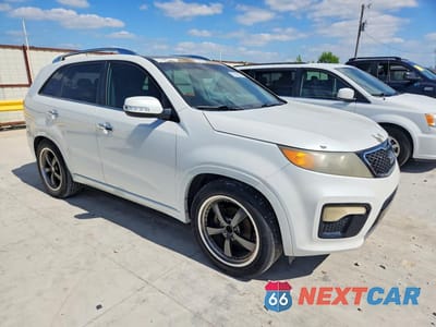 Czwarte zdjęcie samochodu z boku: 2012 KIA SORENTO SX VIN:5XYKW4A20CG223040 - miniatura