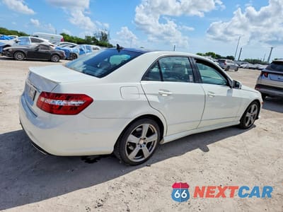 Trzecie zdjęcie samochodu z tyłu: 2011 MERCEDES-BENZ E 350 VIN:WDDHF5GB7BA293887 - miniatura