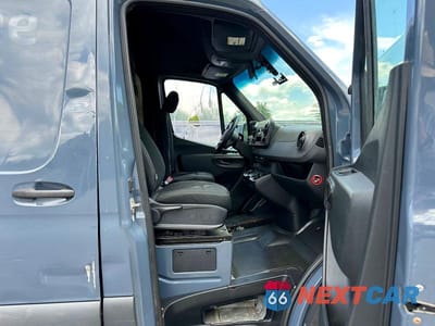 Zdjęcie 9 z 10 samochodu: 2019 MERCEDES-BENZ SPRINTER 2500 VIN:WD4PF1CD3KP150623 - miniatura