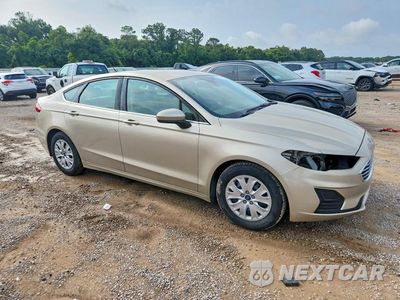 Czwarte zdjęcie samochodu z boku: 2019 FORD FUSION S VIN:3FA6P0G76KR268441 - miniatura
