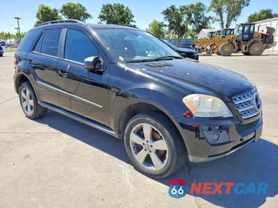 Czwarte zdjęcie samochodu z boku: 2009 MERCEDES-BENZ ML 350 VIN:4JGBB86E39A509734 - miniatura