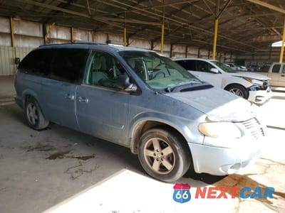 Czwarte zdjęcie samochodu z boku: 2005 DODGE GRAND CARAVAN SXT VIN:2D4GP44L95R244896 - miniatura