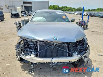 Piąte zdjęcie samochodu w środku: 2021 BMW M550XI VIN:WBA13BK06MCF02388 - miniatura