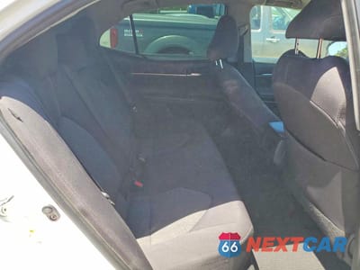 Zdjęcie 10 z 12 samochodu: 2018 TOYOTA CAMRY LE VIN:4T1B11HKXJU501498 - miniatura