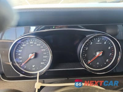 Zdjęcie 9 z 12 samochodu: 2017 MERCEDES-BENZ E 300 VIN:WDDZF4JB9HA011362 - miniatura