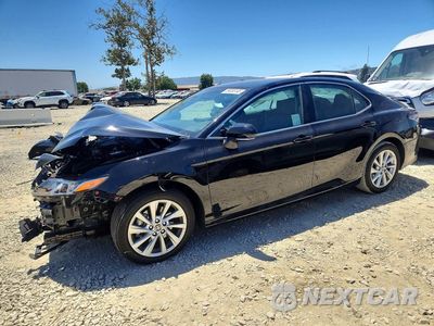2022 TOYOTA CAMRY LE 4T1R11AK4NU686534 - główne zdjęcie licytacji z USA - miniatura