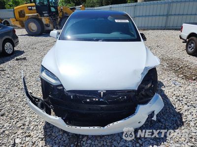 Piąte zdjęcie samochodu w środku: 2021 TESLA MODEL X VIN:5YJXCBE20MF320387 - miniatura