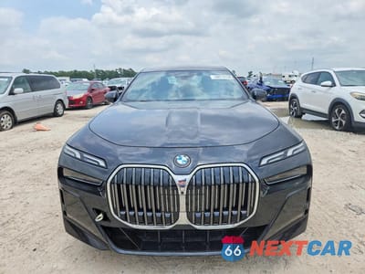 Piąte zdjęcie samochodu w środku: 2023 BMW 740 I VIN:WBA23EH00PCM21708 - miniatura