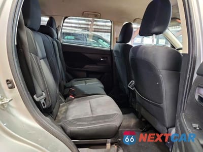Zdjęcie 11 z 13 samochodu: 2020 MITSUBISHI OUTLANDER SE VIN:JA4AZ3A31LZ026668 - miniatura