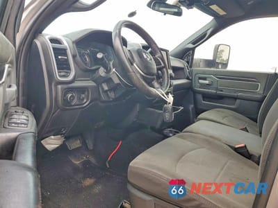 Zdjęcie 8 z 12 samochodu: 2022 RAM 3500 BIG HORN VIN:3C63RRHL1NG179164 - miniatura