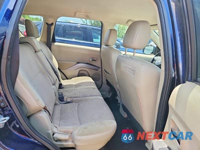 Zdjęcie 10 z 12 samochodu: 2012 MITSUBISHI OUTLANDER SE VIN:JA4JT3AW5CU002737 - miniatura