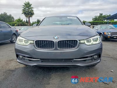 Piąte zdjęcie samochodu w środku: 2018 BMW 330 I VIN:WBA8B9C50JAE22466 - miniatura