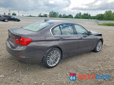 Trzecie zdjęcie samochodu z tyłu: 2014 BMW 328 XI VIN:WBA3B3C54EJ980587 - miniatura