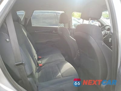 Zdjęcie 11 z 13 samochodu: 2018 KIA SORENTO LX VIN:5XYPG4A31JG424065 - miniatura