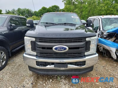 Piąte zdjęcie samochodu w środku: 2017 FORD F250 SUPER DUTY VIN:1FTBF2B63HEC52697 - miniatura