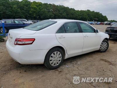 Trzecie zdjęcie samochodu z tyłu: 2010 TOYOTA CAMRY BASE VIN:4T1BF3EK1AU547903 - miniatura