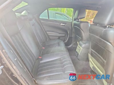 Zdjęcie 10 z 12 samochodu: 2018 CHRYSLER 300 S VIN:2C3CCABG9JH198731 - miniatura