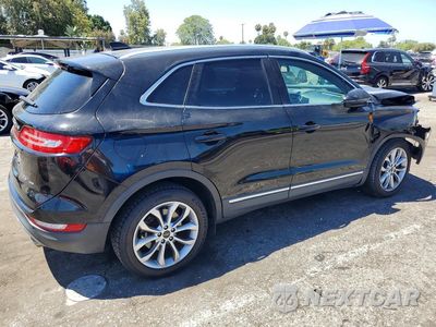 Trzecie zdjęcie samochodu z tyłu: 2018 LINCOLN MKC SELECT VIN:5LMTJ2DH6JUL07374 - miniatura