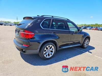 Trzecie zdjęcie samochodu z tyłu: 2013 BMW X5 XDRIVE35I VIN:5UXZV4C57D0B08047 - miniatura