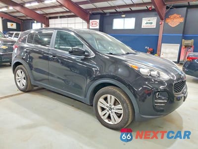 Czwarte zdjęcie samochodu z boku: 2017 KIA SPORTAGE VIN:KNDPMCACXH7249194 - miniatura