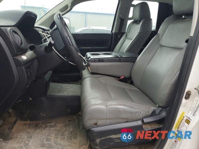 Zdjęcie 7 z 12 samochodu: 2016 TOYOTA TUNDRA SR VIN:5TFUW5F12GX499446 - miniatura