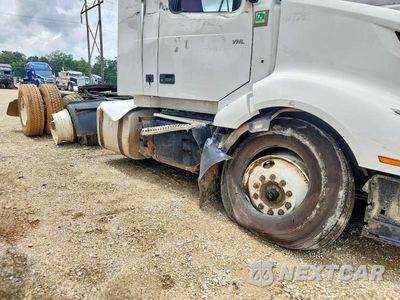 Zdjęcie 9 z 10 samochodu: 2022 VOLVO VNL SEMI TRUCK VIN:4V4NC9EH7NN317319 - miniatura
