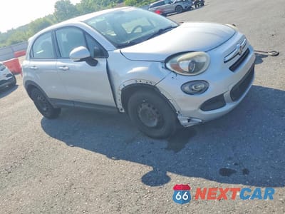 Czwarte zdjęcie samochodu z boku: 2016 FIAT 500X POP VIN:ZFBCFXAT0GP327124 - miniatura