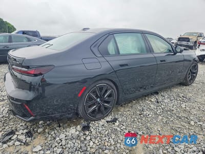 Trzecie zdjęcie samochodu z tyłu: 2025 BMW I7 XDRIVE60 VIN:WBY53EJ0XSCU92576 - miniatura