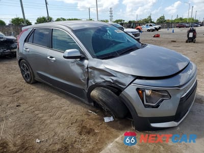 Czwarte zdjęcie samochodu z boku: 2026 KIA NIRO LX VIN:KNDCP3LE2T5328447 - miniatura