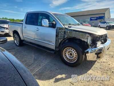 Czwarte zdjęcie samochodu z boku: 2013 NISSAN TITAN SV VIN:1N6BA0ED6DN312427 - miniatura