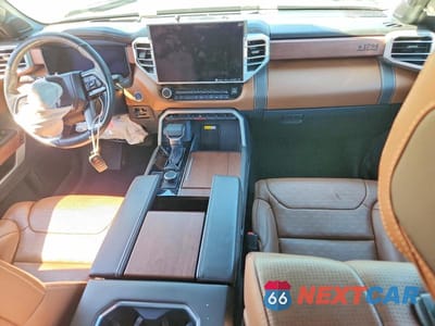 Zdjęcie 8 z 12 samochodu: 2024 TOYOTA TUNDRA 1794 EDITION HV VIN:5TFMC5DB7RX048701 - miniatura
