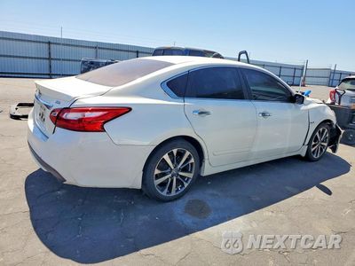Trzecie zdjęcie samochodu z tyłu: 2016 NISSAN ALTIMA 2.5 SR VIN:1N4AL3AP3GC219610 - miniatura