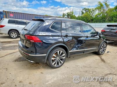 Trzecie zdjęcie samochodu z tyłu: 2021 VOLKSWAGEN TIGUAN SEL PREMIUM R-LINE VIN:3VV4B7AX9MM044907 - miniatura