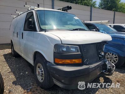 Czwarte zdjęcie samochodu z boku: 2022 GMC SAVANA G2500 VIN:1GTW7AF7XN1256101 - miniatura