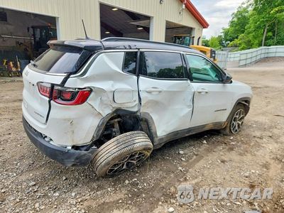 Trzecie zdjęcie samochodu z tyłu: 2025 JEEP COMPASS LIMITED VIN:3C4NJDCN9ST559604 - miniatura