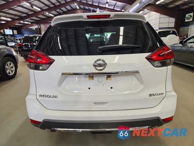Zdjęcie 6 z 13 samochodu: 2018 NISSAN ROGUE SV VIN:KNMAT2MV3JP531196 - miniatura