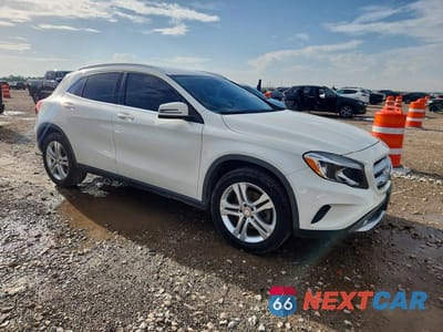 Czwarte zdjęcie samochodu z boku: 2015 MERCEDES-BENZ GLA 250 4MATIC VIN:WDCTG4GB8FJ122786 - miniatura