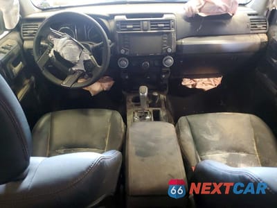 Zdjęcie 8 z 14 samochodu: 2021 TOYOTA 4RUNNER VIN:JTERU5JR3M5923194 - miniatura
