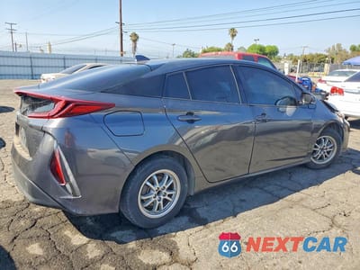 Trzecie zdjęcie samochodu z tyłu: 2020 TOYOTA PRIUS PRIME LE VIN:JTDKARFP8L3140878 - miniatura