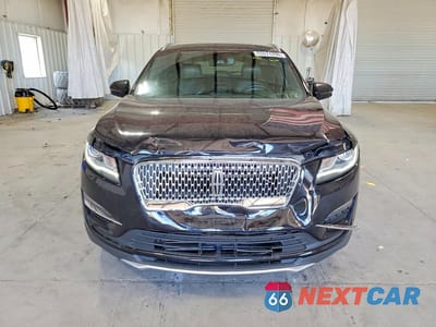 Piąte zdjęcie samochodu w środku: 2019 LINCOLN MKC SELECT VIN:5LMCJ2D93KUL18858 - miniatura