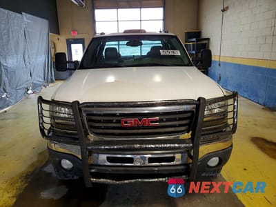 Piąte zdjęcie samochodu w środku: 2006 GMC SIERRA K2500 HEAVY DUTY VIN:1GTHK29D16E181748 - miniatura