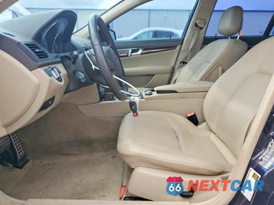 Zdjęcie 7 z 12 samochodu: 2009 MERCEDES-BENZ C 300 VIN:WDDGF54X69F234869 - miniatura