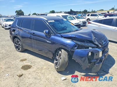 Czwarte zdjęcie samochodu z boku: 2023 MITSUBISHI OUTLANDER SEL VIN:JA4T5VA98PZ038018 - miniatura